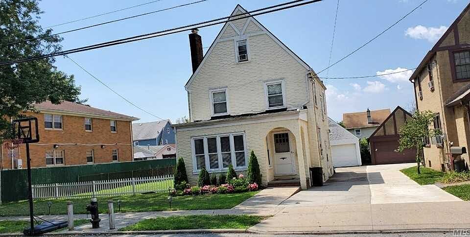 1st image of 86-22 261st St