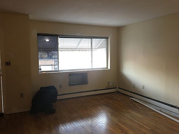 2nd image of 452 Turneur Ave