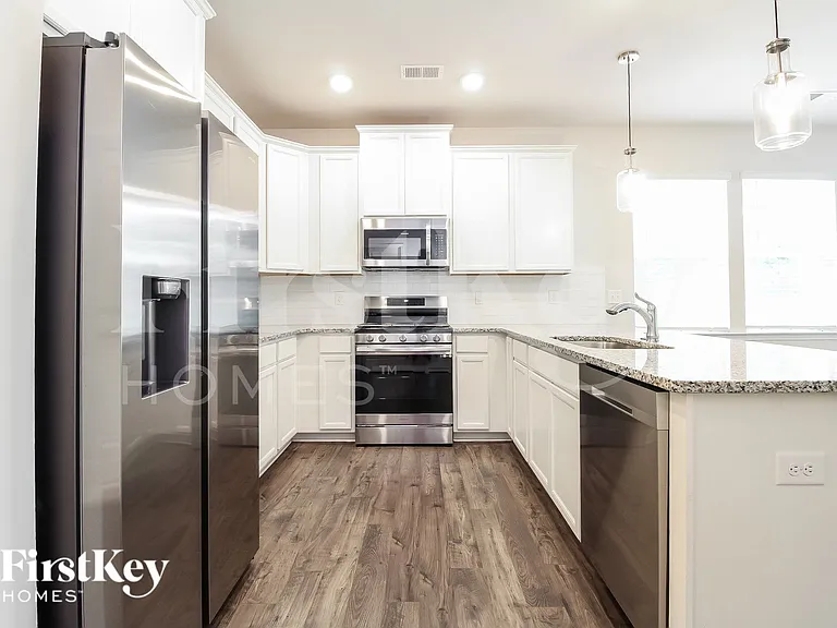 1205 Mission Hill Ln — Photo 4