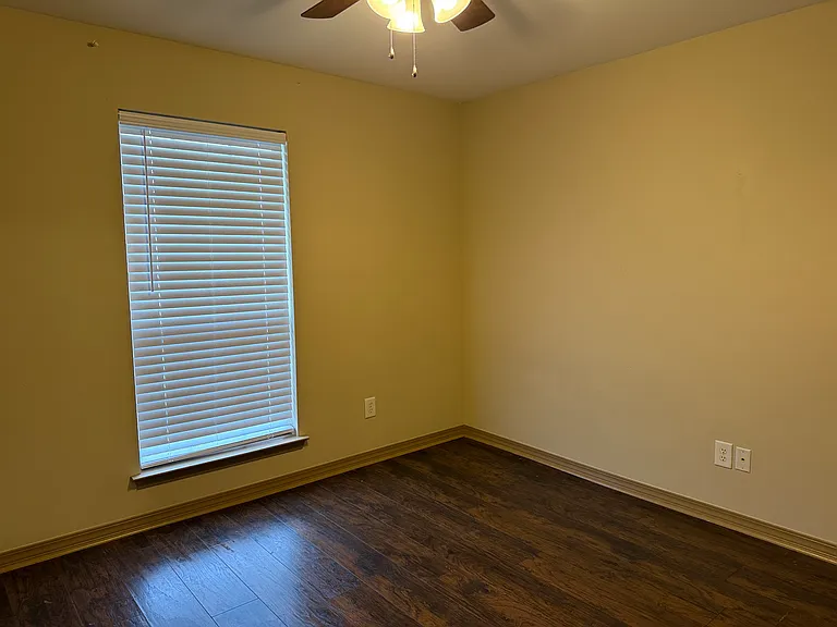 25920 Argonne Dr — Photo 10