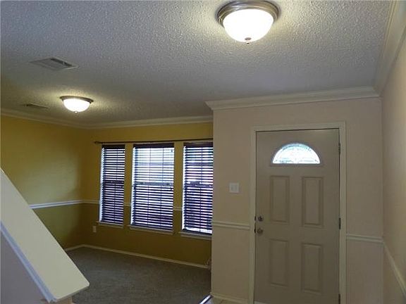 2nd image of 1001 Canterbury Trl
