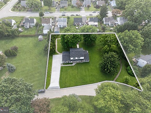 3rd image of 1832 Spera Ln