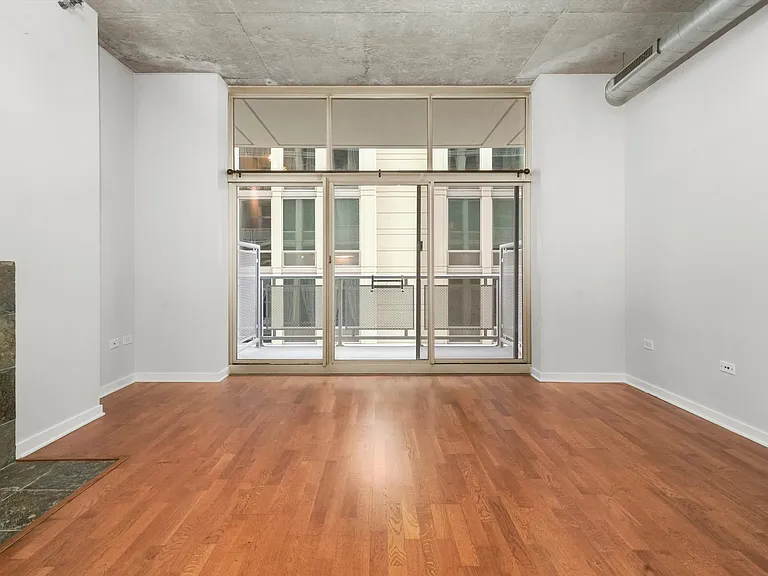 700 N Larrabee St #1004 — Photo 11