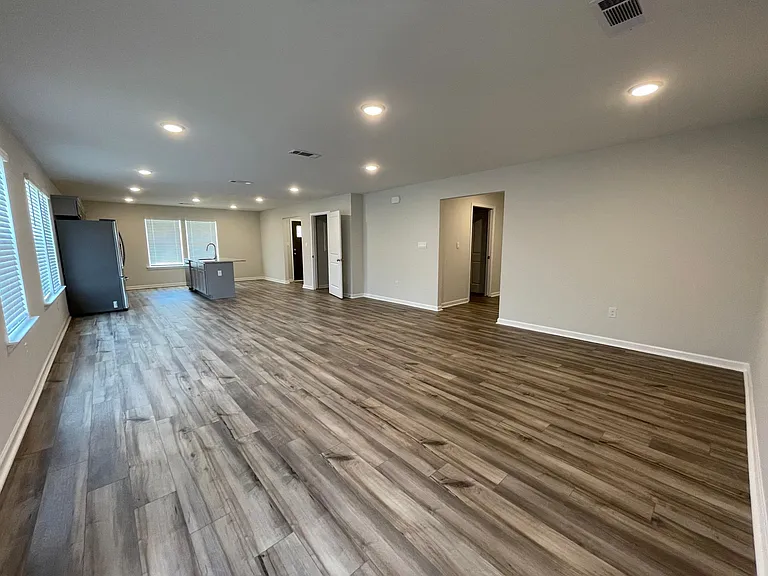 132 Asbury Park Dr — Photo 5
