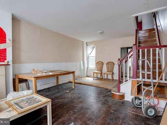 2nd image of 2034 Manton St