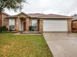 8202 Tombstone Dr, Arlington, TX 76001