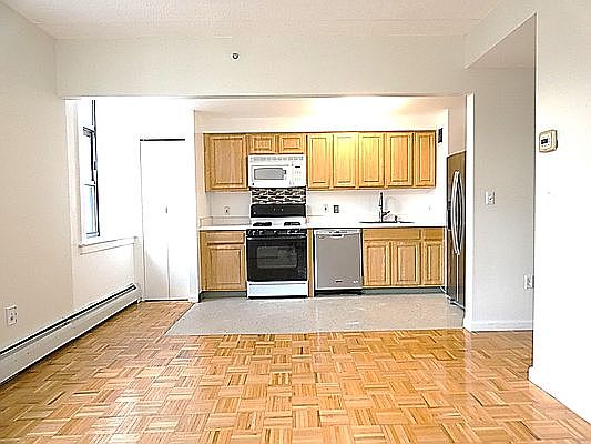 3rd image of 102 Bradhurst Ave APT 510
