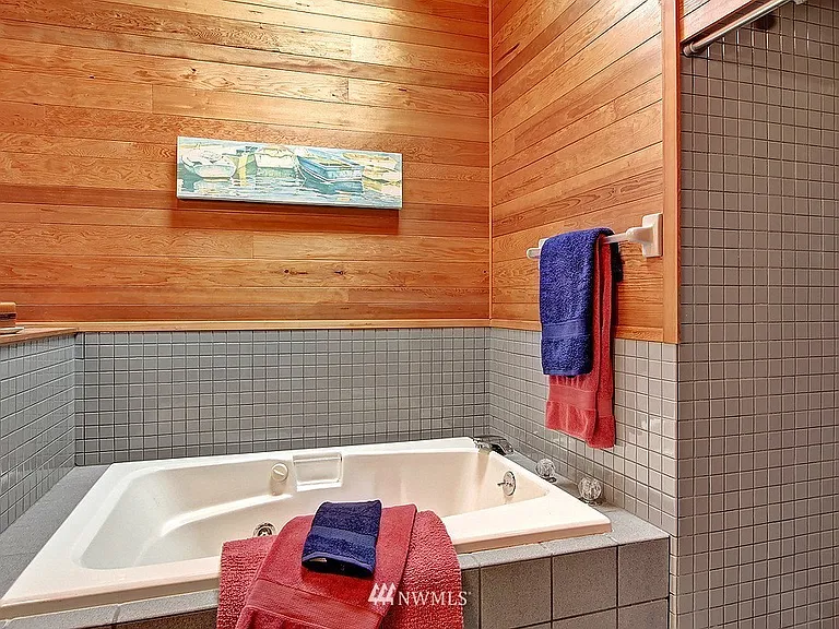 17901 Cove Ln — Photo 6
