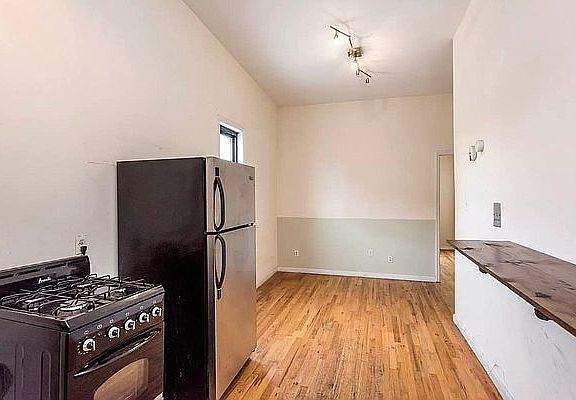 2nd image of 113 Melrose St #336