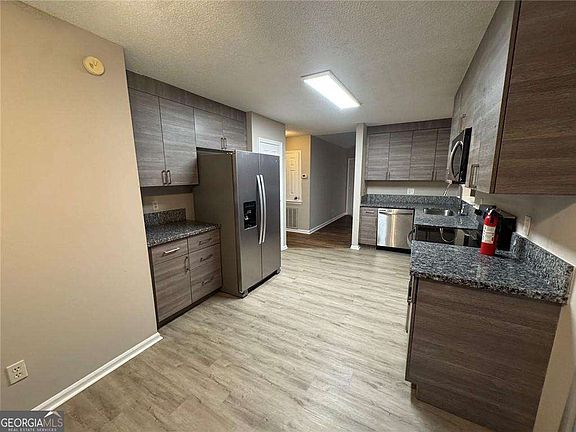 5th image of 316 Ridgestone Dr