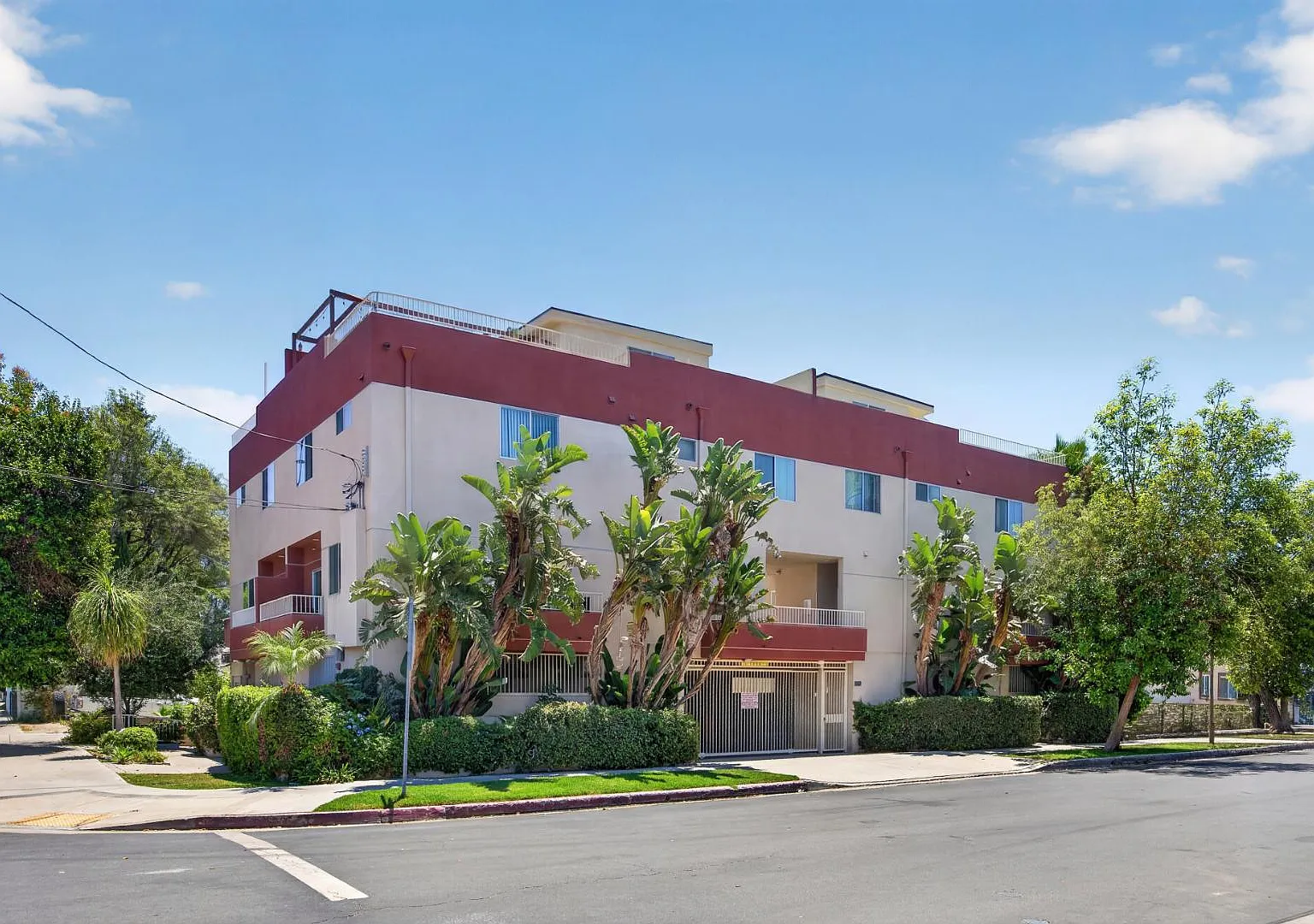 18358 Saticoy St - 101 — Photo 1