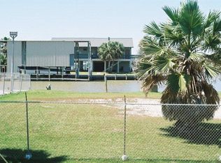 501 Swordfish Ln, Surfside Beach, TX 77541