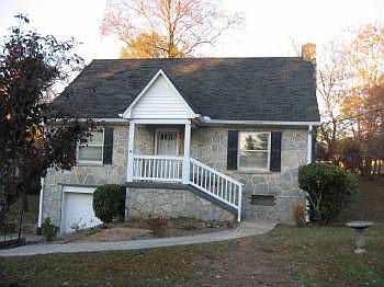 1st image of 107 E Meadowbrook Dr