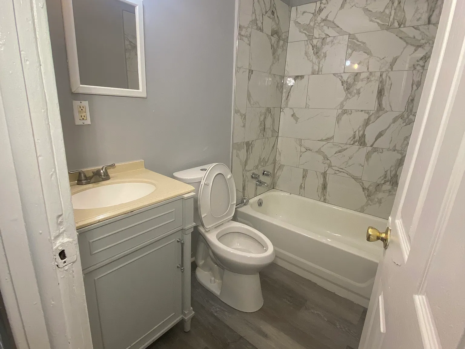 2 bed, $1,200 — Photo 3