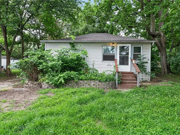 530 S Willow Ave, Sugar Creek, MO 64053