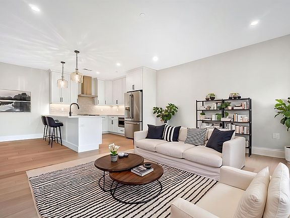 3rd image of 62 Foundry St #504