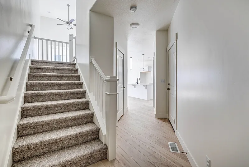 4 bed, 3.5 bath, 2197 sqft, $2,400 — Photo 4
