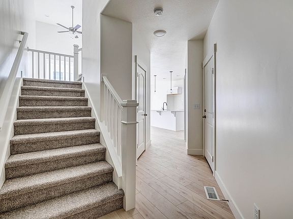 4th image of 981 W Coral Charm Way Unit 1