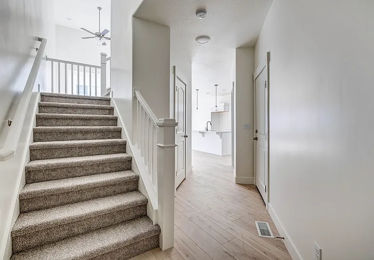 981 W Coral Charm Way #1 — Photo 2