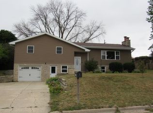 629 N Birch St, Monticello, IA 52310
