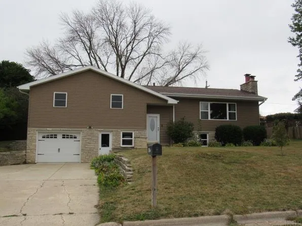 629 N Birch St, Monticello, IA 52310