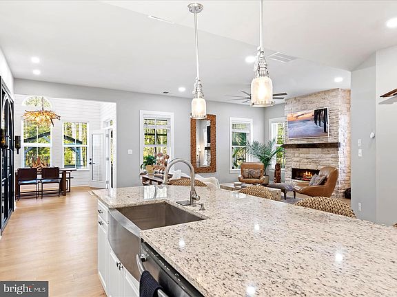 4th image of 39133 Crows Nest Ln