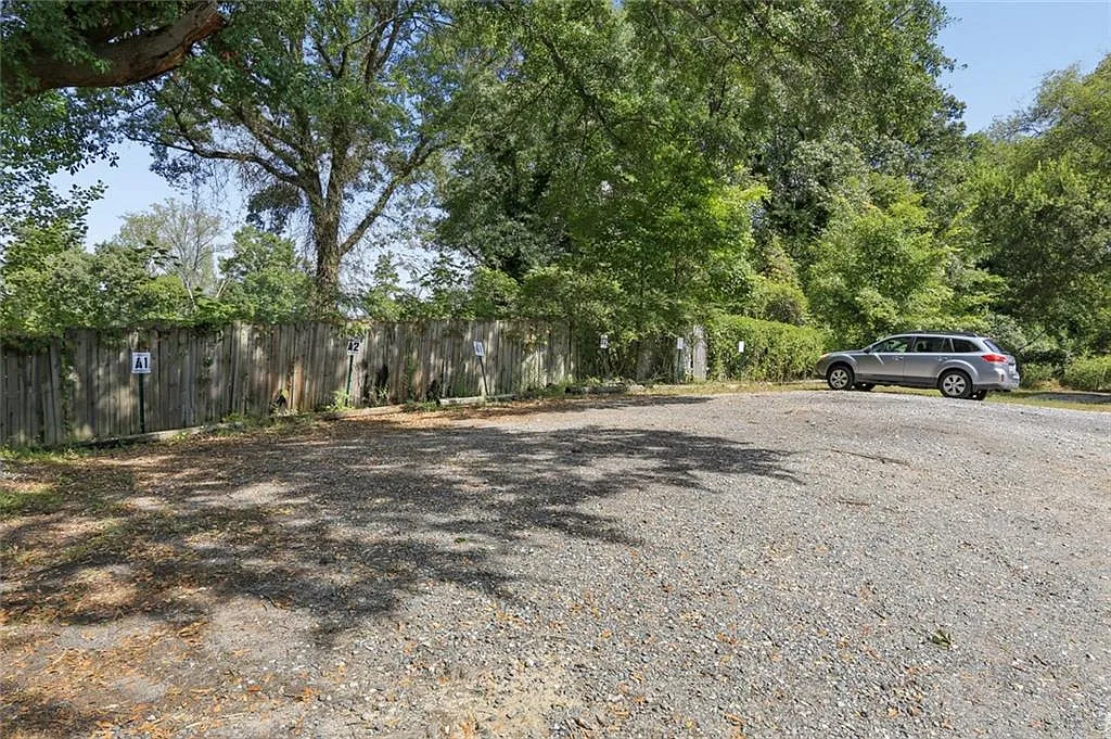 3 bed, 1.0 bath, 1000 sqft, $1,395 — Photo 2