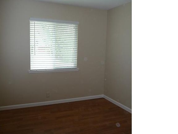 3rd image of 535 Ella Dr