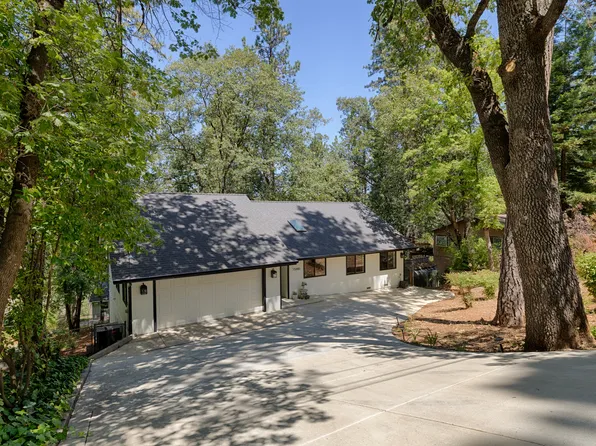 15880 Names Dr, Grass Valley, CA 95949