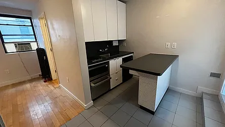 Rented by HOLTON REAL ESTATE INC.