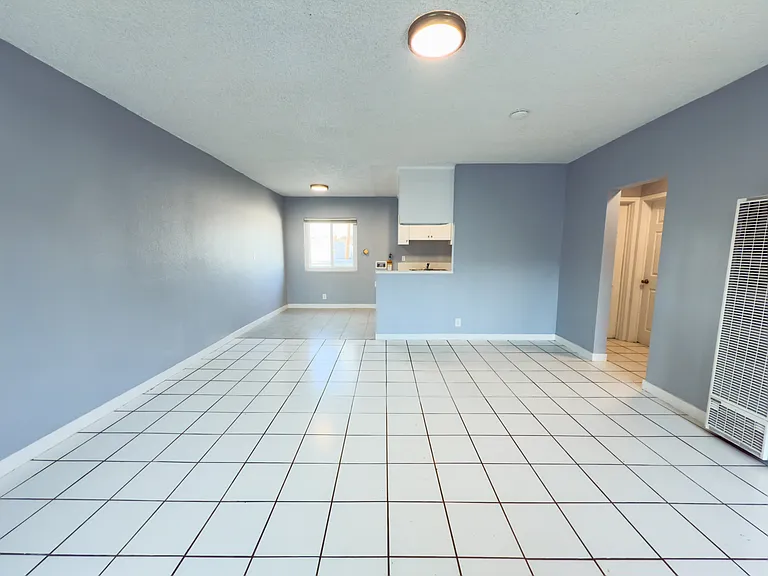 10374 Long Beach Blvd #8 — Photo 6