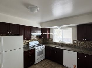 1304 Carol St #2B, Niles, IL 60714