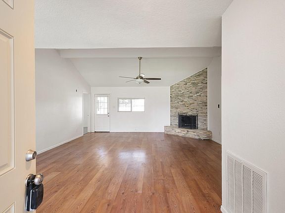 4th image of 14023 Old Village Ln