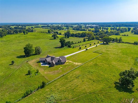 5th image of 279 Boulder Valley Rd