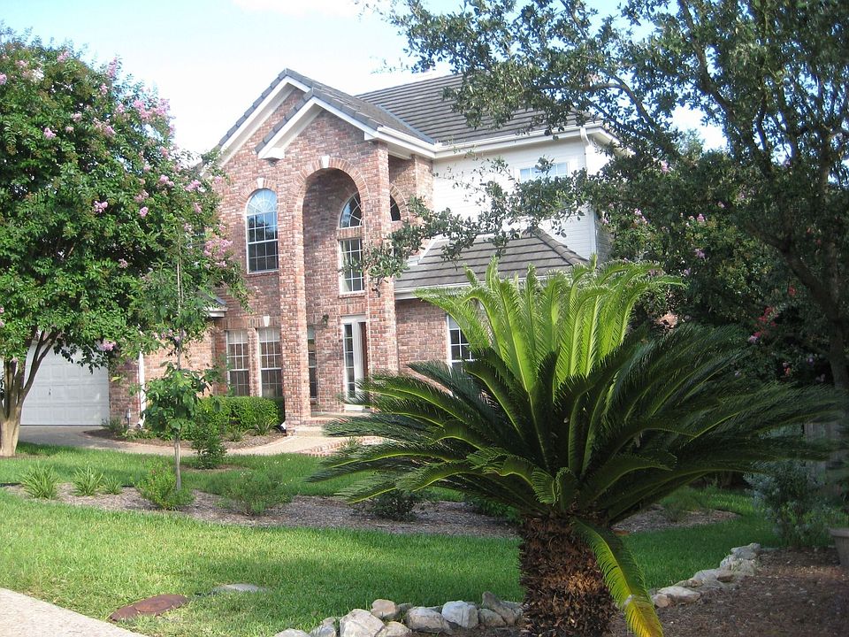 elegant curb appeal