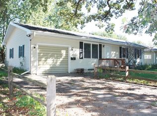 406 Manor Dr, Iowa Falls, IA 50126