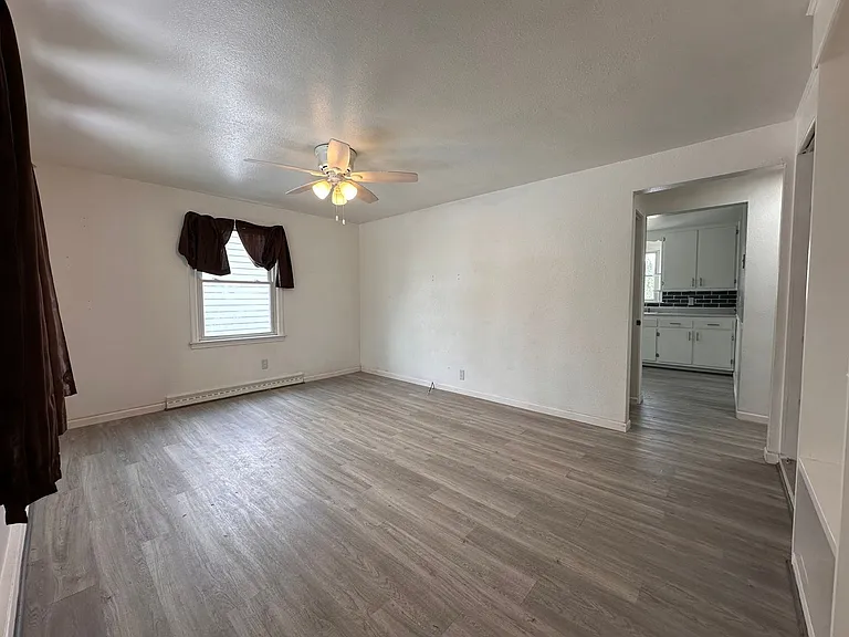 335 14th Ave — Photo 8