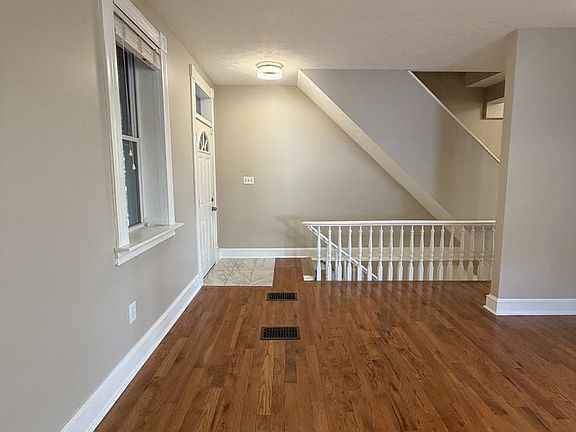5th image of 620 Arlington Ave Floor 2
