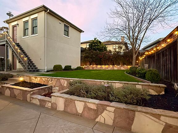 5th image of 1018 Promenade St