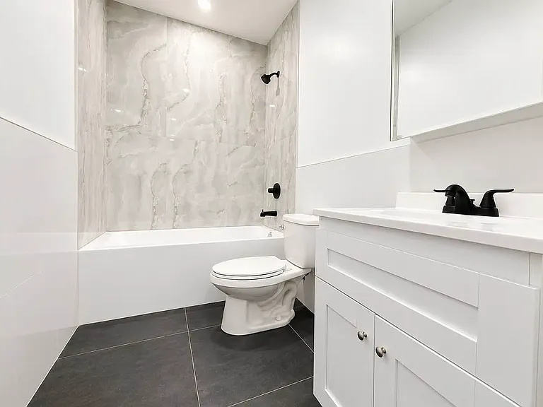 452 E 26th St #3B — Photo 7