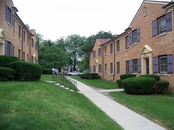 Spacious Courtyards