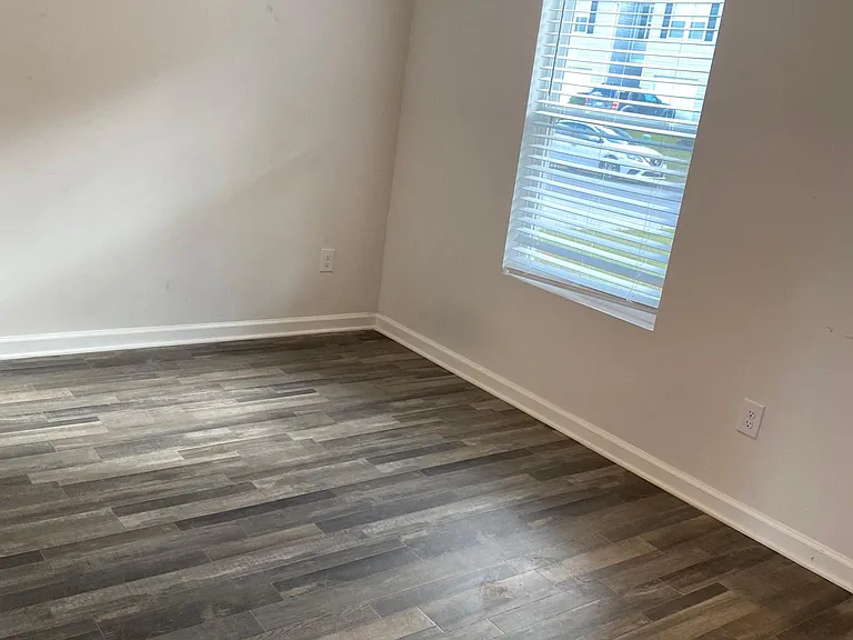 128 Evonshire Blvd — Photo 3
