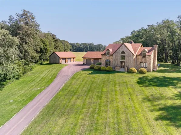 171 Mae West Rd, Confluence, PA 15424