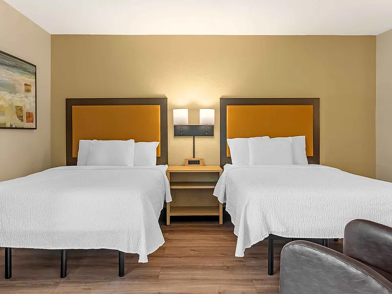 Deluxe Studio - 2 Full Beds