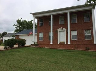 1668 Deerwood Dr, Jackson, MO 63755