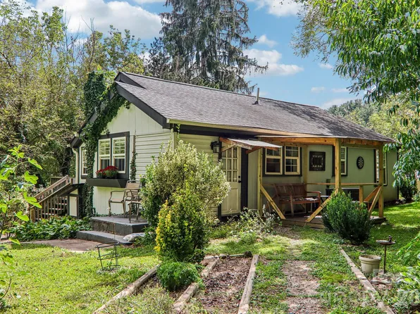 418 Sharptown Rd, Canton, NC 28716