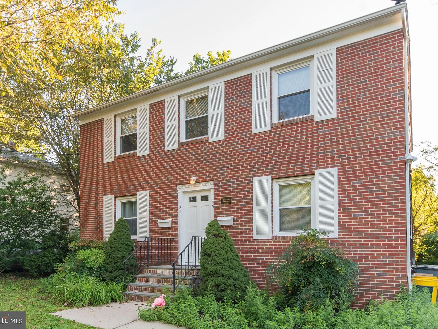 3 bed, 1085 sqft, $3,375 — Photo 2