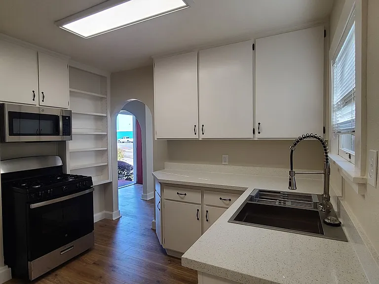 114 Taylor St — Photo 12