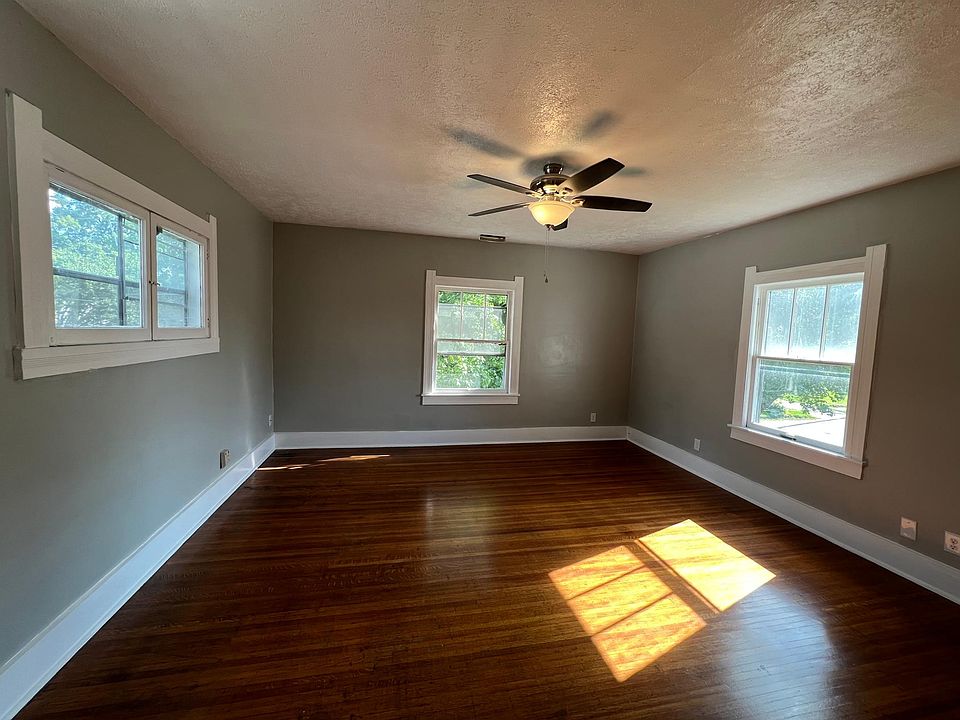 2nd image of 336 W 7th St #1/2