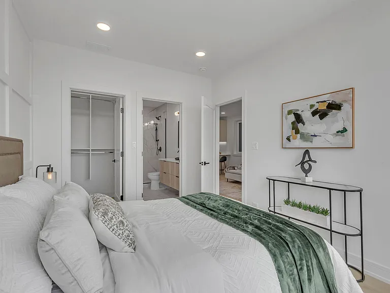 4742 S Michigan Ave #2F — Photo 8